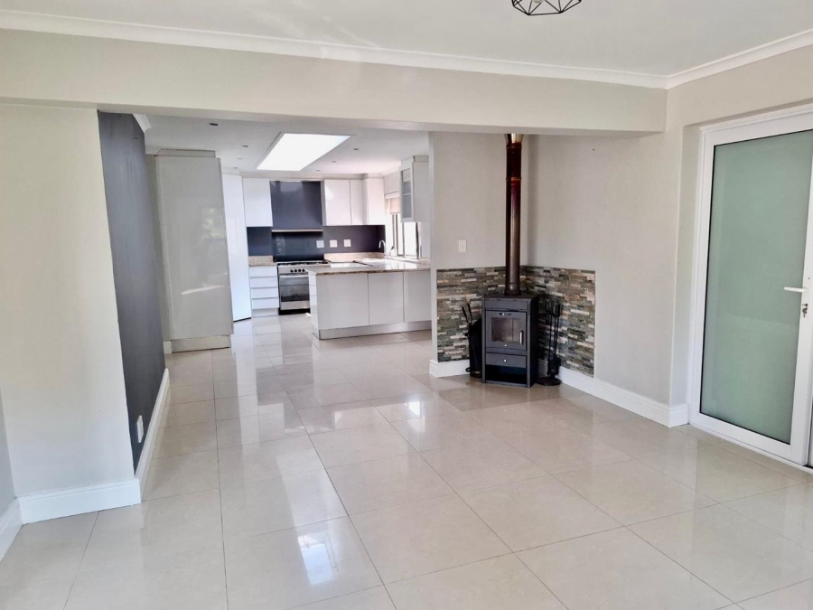 4 Bedroom Property for Sale in West Beach Western Cape